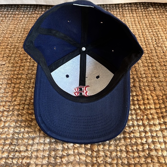 Boston Red Sox Hat - Picture 5 of 5